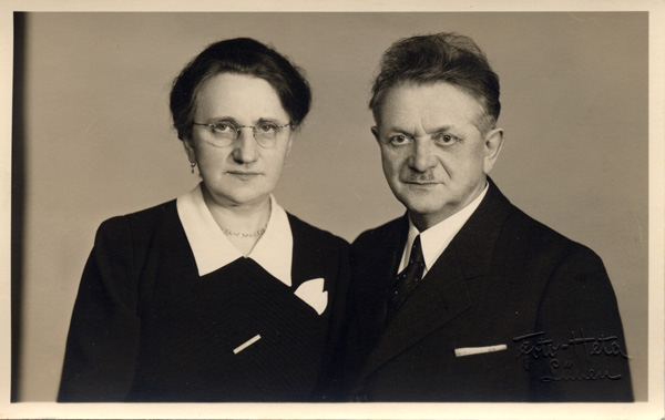 Wilhelm Larsen und Frau, um 1943
